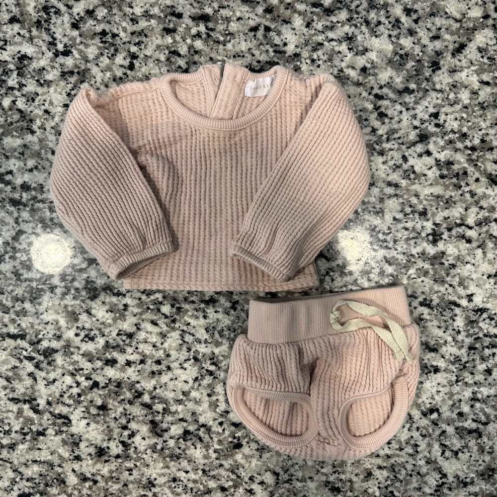 Jamie Kay outfit